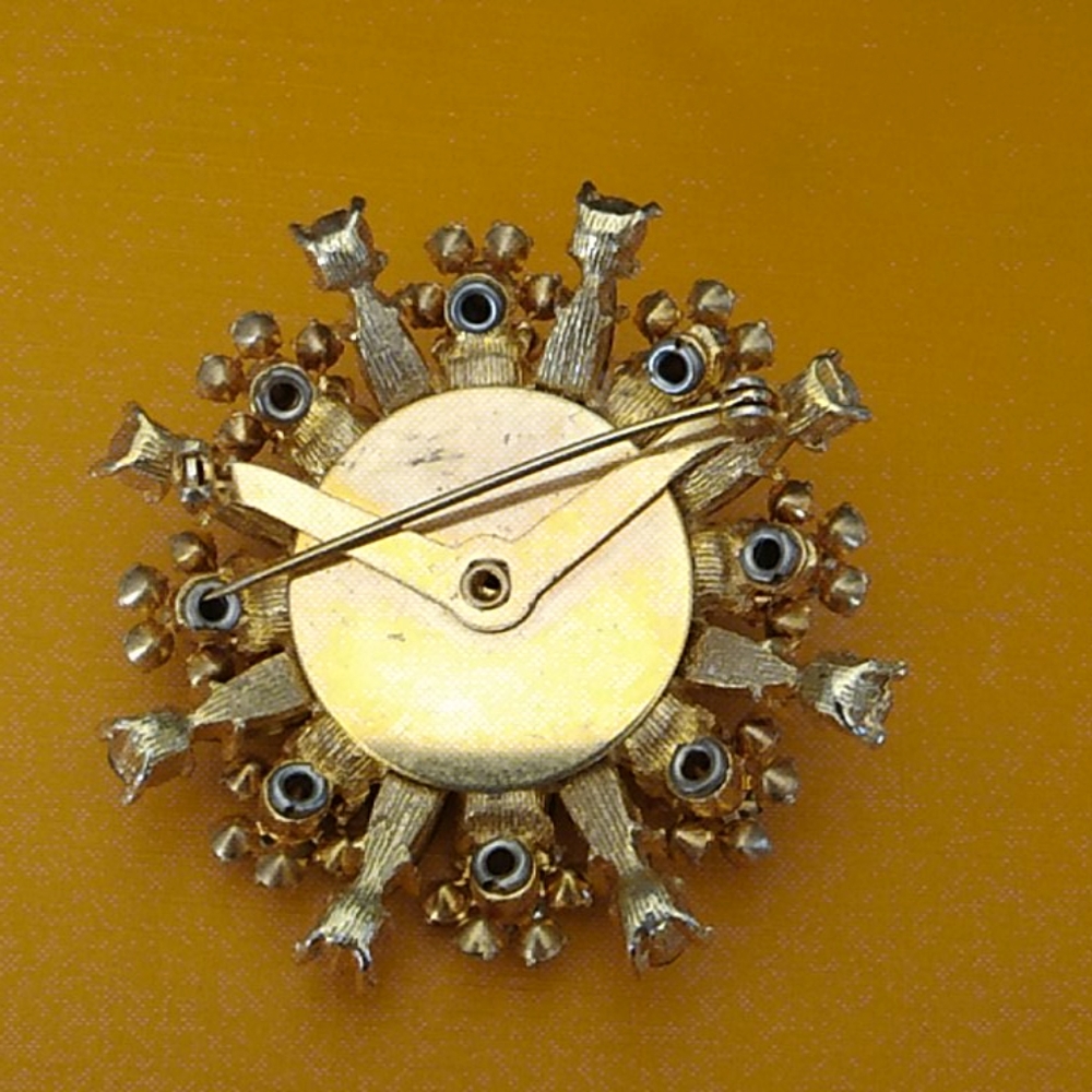 Vintage Pin - Picture 2 of 2
